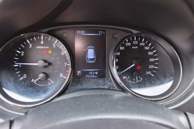 Used Nissan X-Trail 2019 2.0L CVT Smart Connect Comfort Edition 2WD Odometer Close Up