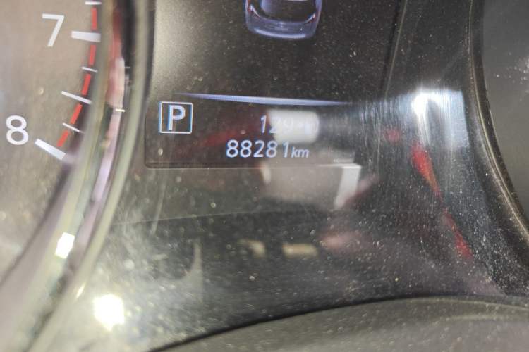 Used Nissan X-Trail 2019 2.5L CVT Smart Connect Luxury Edition 4WD Odometer Close Up