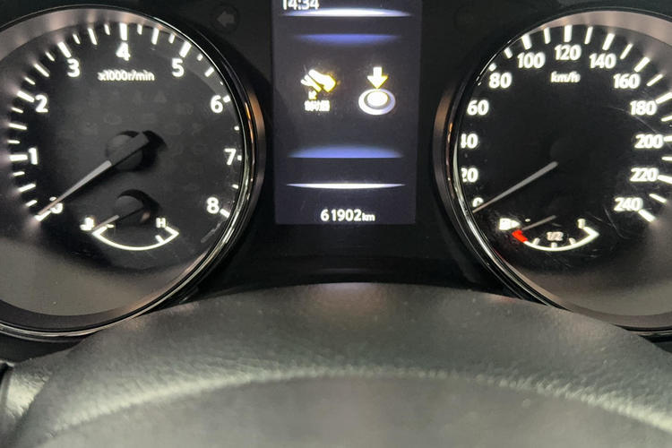 Used Nissan X-Trail 2019 2.5L CVT Smart Connect Luxury Edition 4WD Odometer Close Up