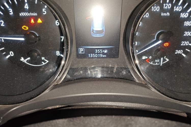 Used Nissan X-Trail 2019 2.5L CVT Smart Connect Luxury Edition 4WD Odometer Close Up
