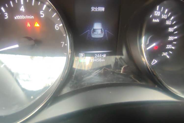 Used Nissan X-Trail 2019 2.0L CVT Comfort Edition 2WD Odometer Close Up