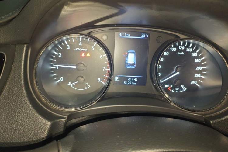Used Nissan X-Trail 2019 2.0L CVT Smart Connect Comfort Edition 2WD Odometer Close Up