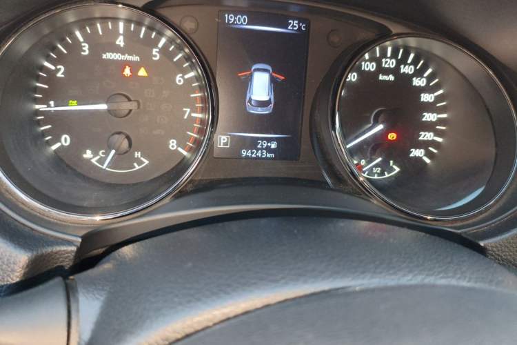 Used Nissan X-Trail 2019 2.5L CVT Smart Connect Luxury Edition 4WD Odometer Close Up