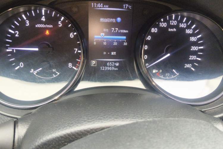 Used Nissan X-Trail 2019 2.0L CVT Smart Connect Comfort Edition 2WD Odometer Close Up