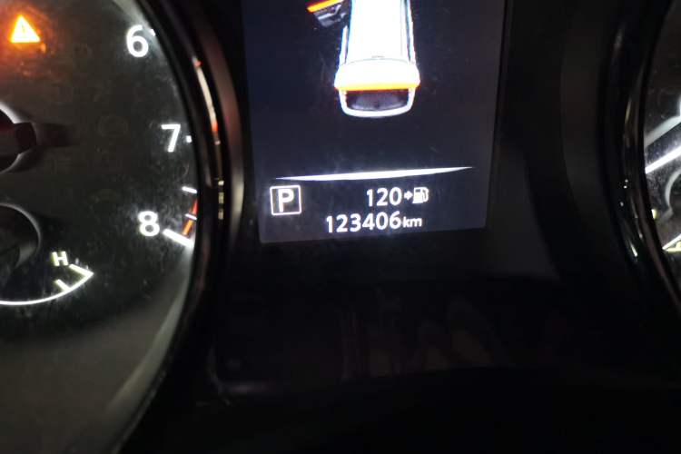 Used Nissan X-Trail 2019 2.0L CVT Comfort Edition 2WD Odometer Close Up