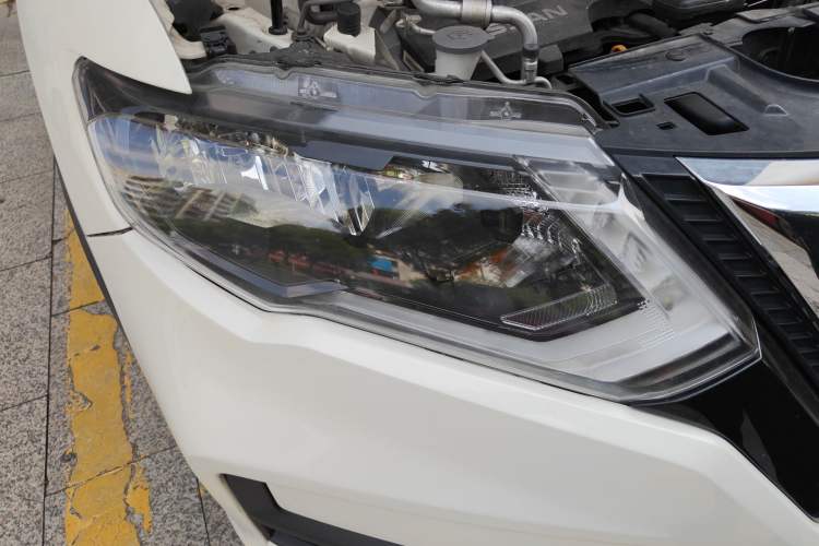 Used Nissan X-Trail 2019 2.0L CVT Smart Connect Comfort Edition 2WD Right Front Headlight