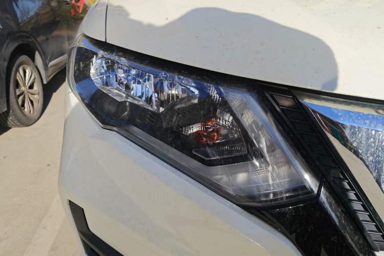 Used Nissan X-Trail 2019 2.0L CVT Comfort Edition 2WD Right Front Headlight