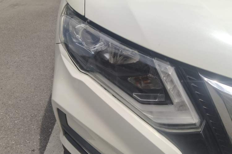 Used Nissan X-Trail 2019 2.0L CVT Comfort Edition 2WD Right Front Headlight