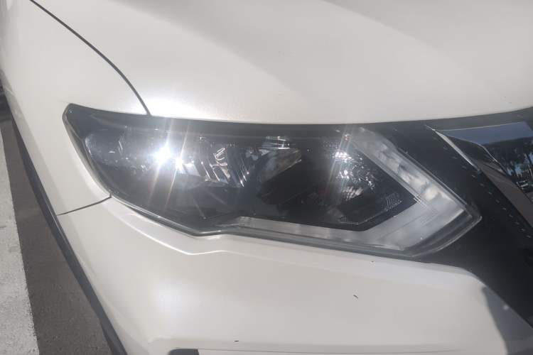 Used Nissan X-Trail 2019 2.0L CVT Smart Connect Comfort Edition 2WD Right Front Headlight