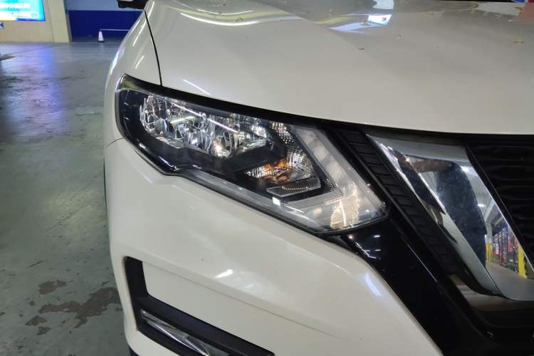 Used Nissan X-Trail 2019 2.0L CVT Smart Connect Comfort Edition 2WD Right Front Headlight