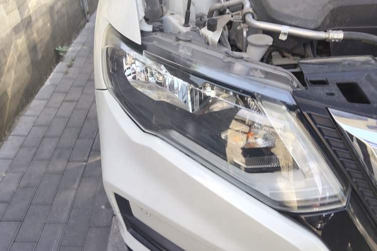 Used Nissan X-Trail 2019 2.5L CVT Smart Connect Luxury Edition 4WD Right Front Headlight