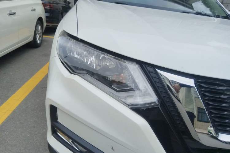 Used Nissan X-Trail 2019 2.0L CVT Smart Connect Comfort Edition 2WD Right Front Headlight