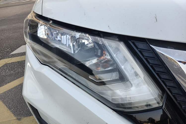 Used Nissan X-Trail 2019 2.0L CVT Smart Connect Comfort Edition 2WD Right Front Headlight