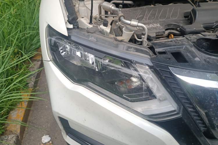 Used Nissan X-Trail 2019 2.0L CVT Smart Connect Comfort Edition 2WD Right Front Headlight