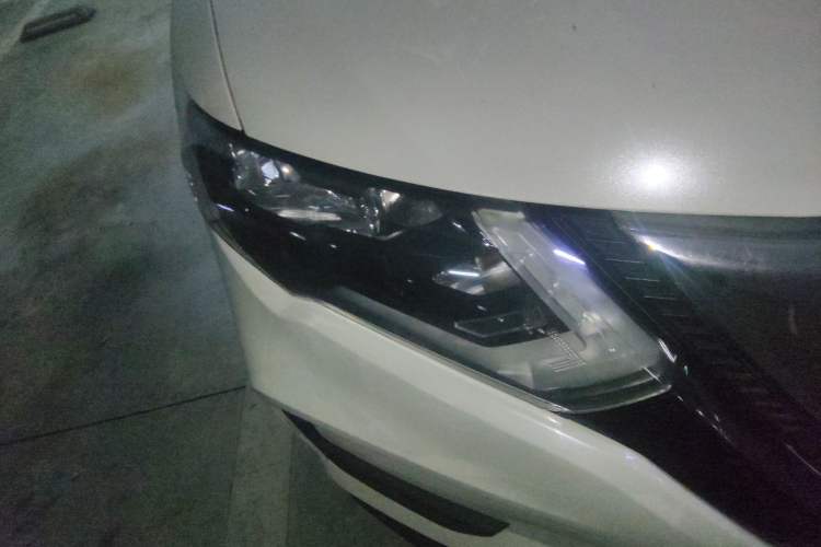 Used Nissan X-Trail 2019 2.0L CVT 7-Seater Comfort Version 2WD Right Front Headlight
