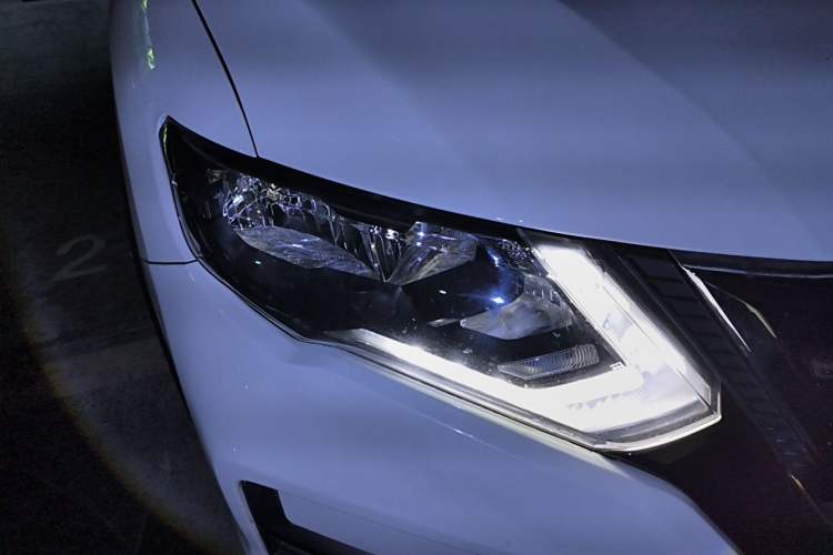 Used Nissan X-Trail 2019 2.0L CVT SmartConnect 7-Seater Comfort Edition 2WD Right Front Headlight