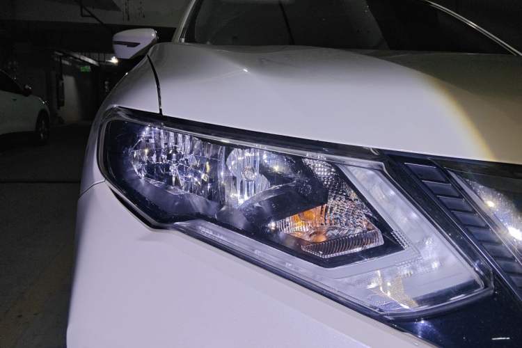 Used Nissan X-Trail 2019 2.0L CVT Smart Connect Comfort Edition 2WD Right Front Headlight