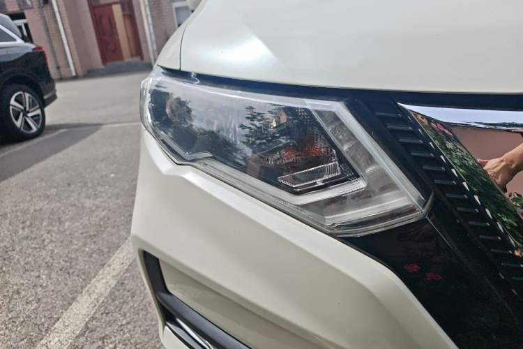 Used Nissan X-Trail 2019 2.0L CVT SmartConnect 7-Seater Comfort Edition 2WD Right Front Headlight