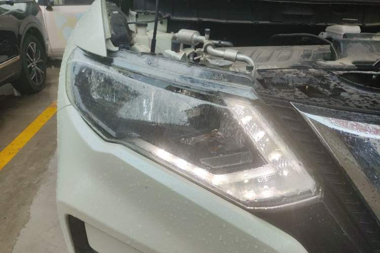 Used Nissan X-Trail 2019 2.0L CVT Comfort Edition 2WD Right Front Headlight