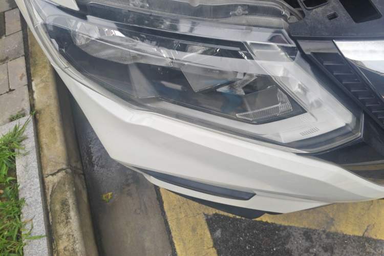 Used Nissan X-Trail 2019 2.0L CVT Smart Connect Comfort Edition 2WD Right Front Headlight