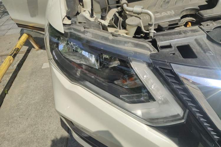 Used Nissan X-Trail 2019 2.0L CVT Smart Connect Comfort Edition 2WD Right Front Headlight