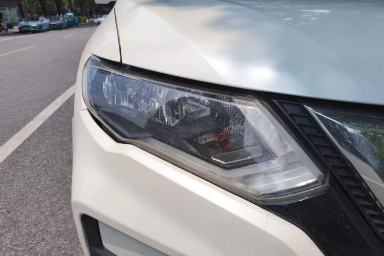 Used Nissan X-Trail 2019 2.0L CVT Smart Connect Comfort Edition 2WD Right Front Headlight