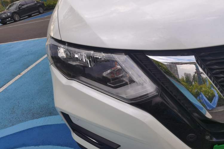 Used Nissan X-Trail 2019 2.5L CVT Smart Connect Luxury Edition 4WD Right Front Headlight
