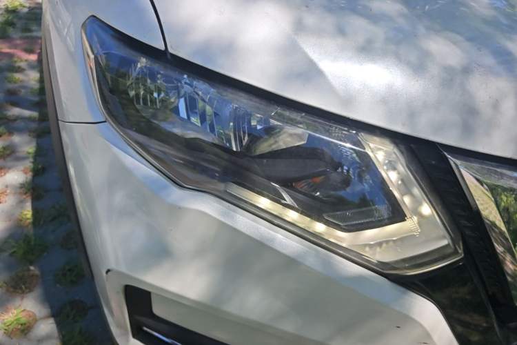Used Nissan X-Trail 2019 2.0L CVT Comfort Edition 2WD Right Front Headlight