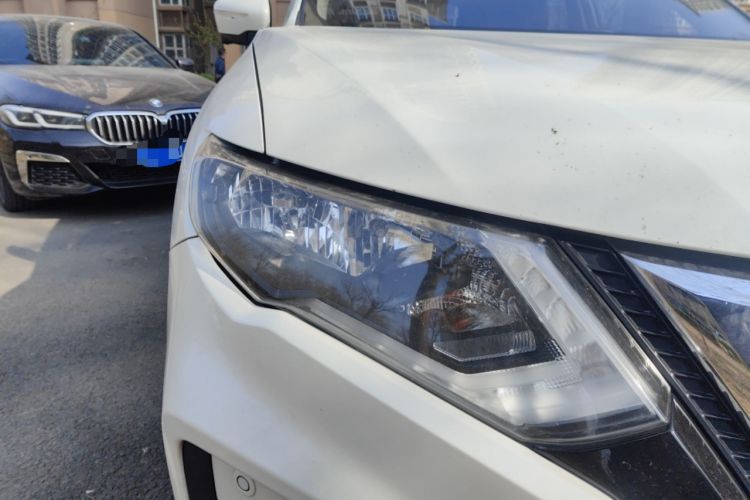 Used Nissan X-Trail 2019 2.5L CVT Smart Connect Luxury Edition 4WD Right Front Headlight