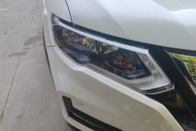 Used Nissan X-Trail 2019 2.5L CVT Smart Connect Luxury Edition 4WD Right Front Headlight