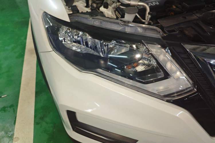 Used Nissan X-Trail 2019 2.0L CVT Smart Connect Comfort Edition 2WD Right Front Headlight