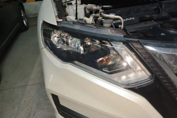 Used Nissan X-Trail 2019 2.0L CVT Smart Connect Comfort Edition 2WD Right Front Headlight