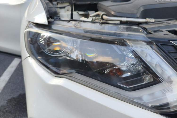 Used Nissan X-Trail 2019 2.5L CVT Smart Connect Luxury Edition 4WD Right Front Headlight