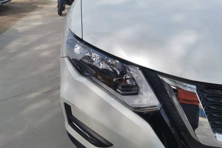 Used Nissan X-Trail 2019 2.0L CVT Smart Connect Comfort Edition 2WD Right Front Headlight