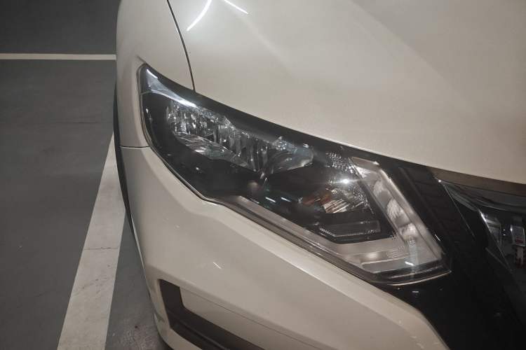 Used Nissan X-Trail 2019 2.0L CVT Smart Connect Comfort Edition 2WD Right Front Headlight