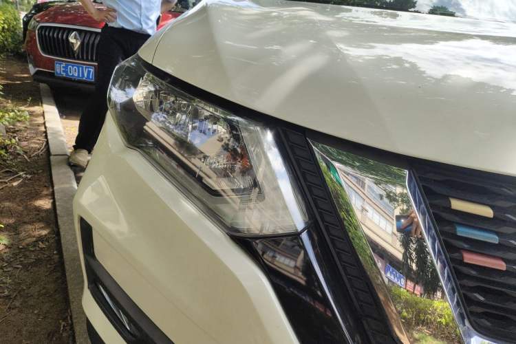 Used Nissan X-Trail 2019 2.0L CVT Comfort Edition 2WD Right Front Headlight