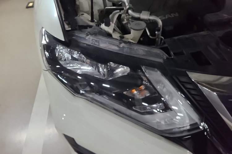 Used Nissan X-Trail 2019 2.0L CVT Comfort Edition 2WD Right Front Headlight