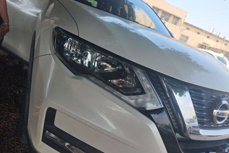 Used Nissan X-Trail 2019 2.0L CVT Smart Connect Comfort Edition 2WD Right Front Headlight