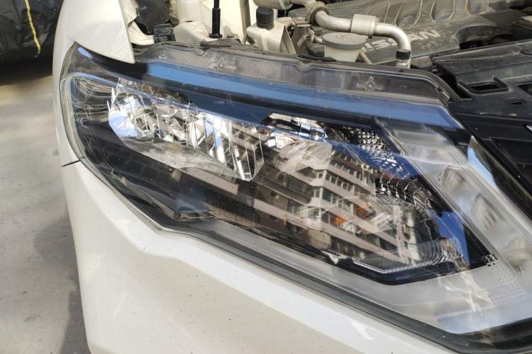Used Nissan X-Trail 2019 2.0L CVT Smart Connect Comfort Edition 2WD Right Front Headlight