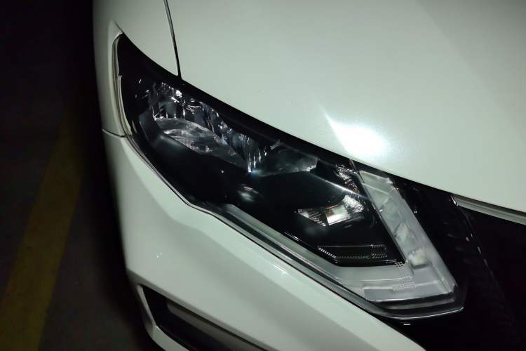 Used Nissan X-Trail 2019 2.0L CVT Smart Connect Comfort Edition 2WD Right Front Headlight