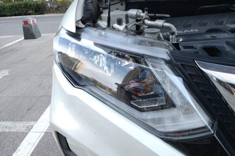 Used Nissan X-Trail 2019 2.0L CVT Smart Connect Comfort Edition 2WD Right Front Headlight