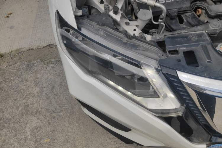 Used Nissan X-Trail 2019 2.0L CVT Smart Connect Comfort Edition 2WD Right Front Headlight