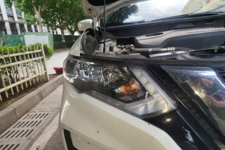 Used Nissan X-Trail 2019 2.5L CVT Smart Connect Luxury Edition 4WD Right Front Headlight