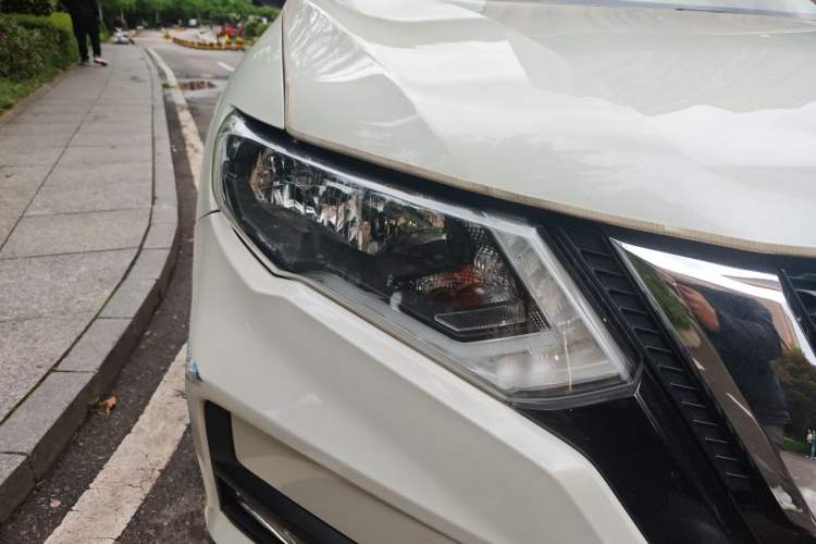 Used Nissan X-Trail 2019 2.0L CVT Comfort Edition 2WD Right Front Headlight