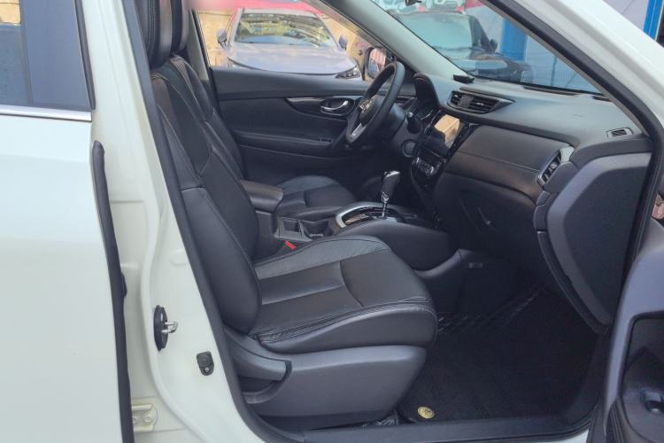 Used Nissan X-Trail 2019 2.0L CVT Smart Connect Comfort Edition 2WD Right Front Seat