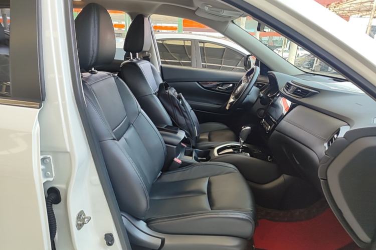 Used Nissan X-Trail 2019 2.0L CVT Smart Connect Comfort Edition 2WD Right Front Seat