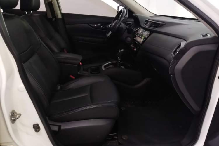 Used Nissan X-Trail 2019 2.0L CVT Smart Connect Comfort Edition 2WD Right Front Seat