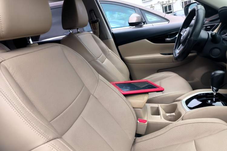 Used Nissan X-Trail 2019 2.0L CVT Smart Connect Comfort Edition 2WD Right Front Seat