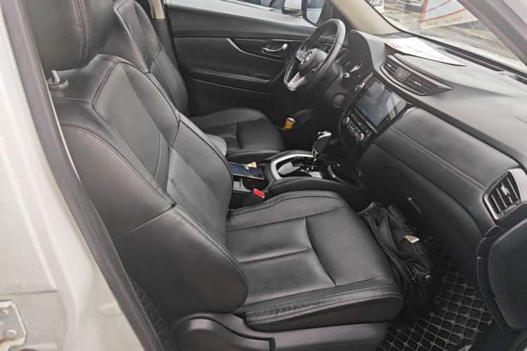 Used Nissan X-Trail 2019 2.0L CVT Smart Connect Comfort Edition 2WD Right Front Seat