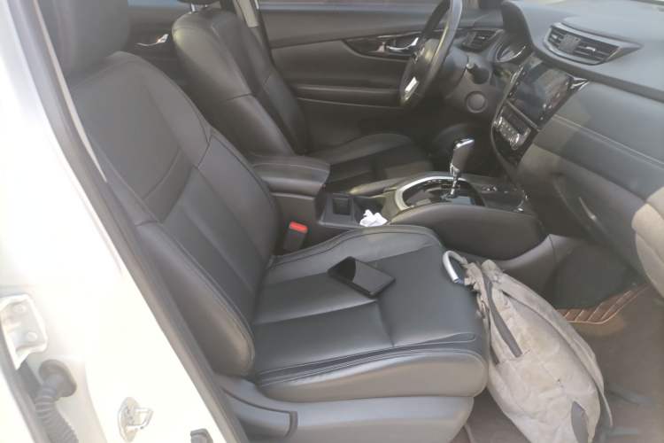 Used Nissan X-Trail 2019 2.0L CVT Smart Connect Comfort Edition 2WD Right Front Seat